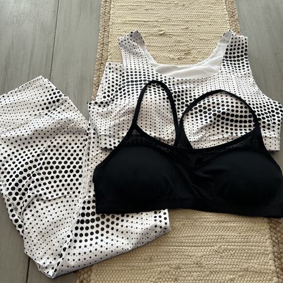 NWT Fabletics Powerhold Legging Sports Bra White Black Stars Dots 3pc Set Sz XXL - Picture 1 of 12